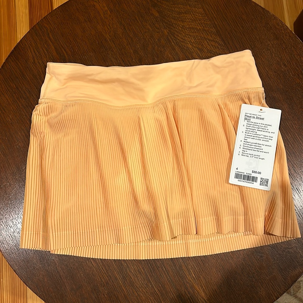 Lululemon pleat to street skirt